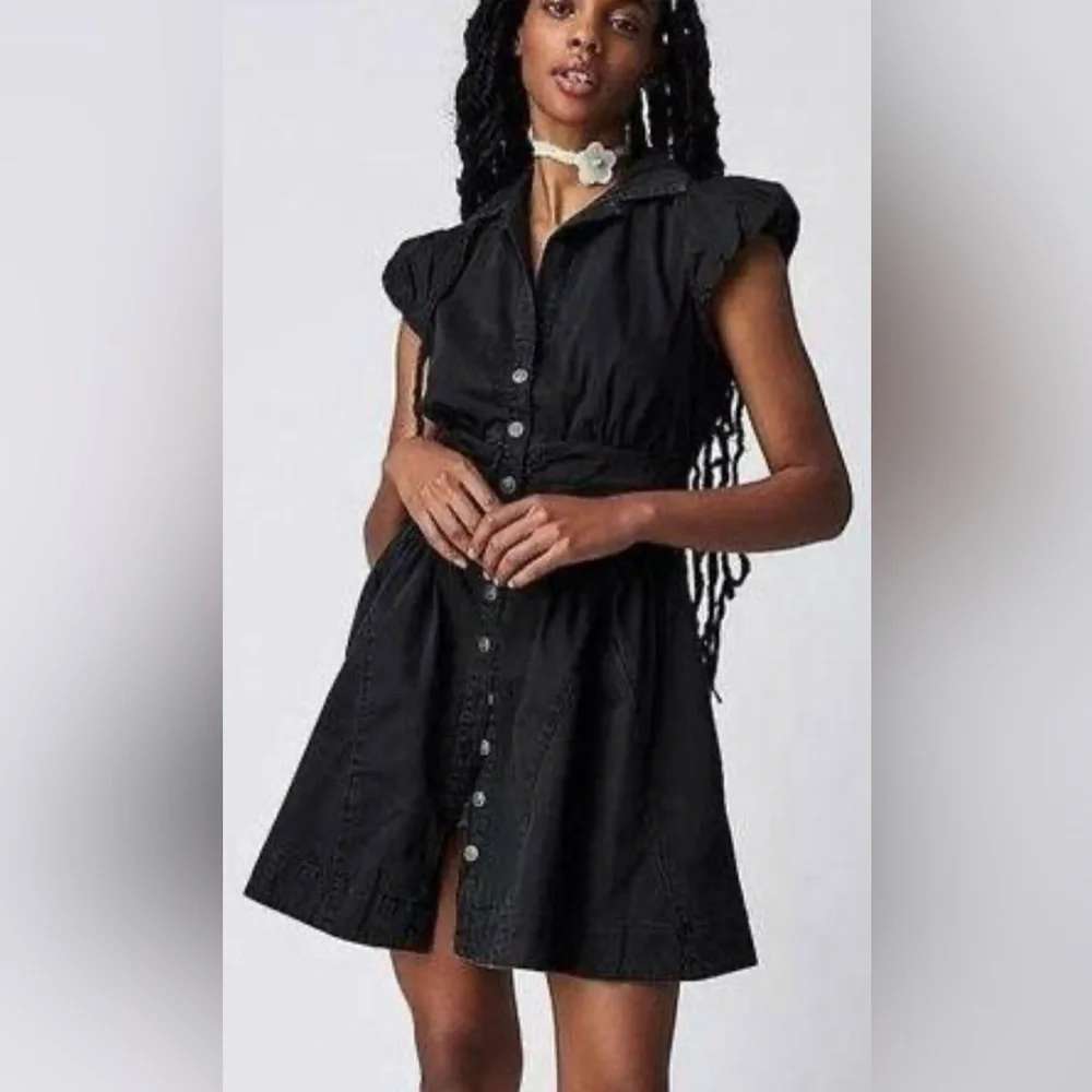Free People Chester Denim Mini dress Medium black button pockets puff witchy